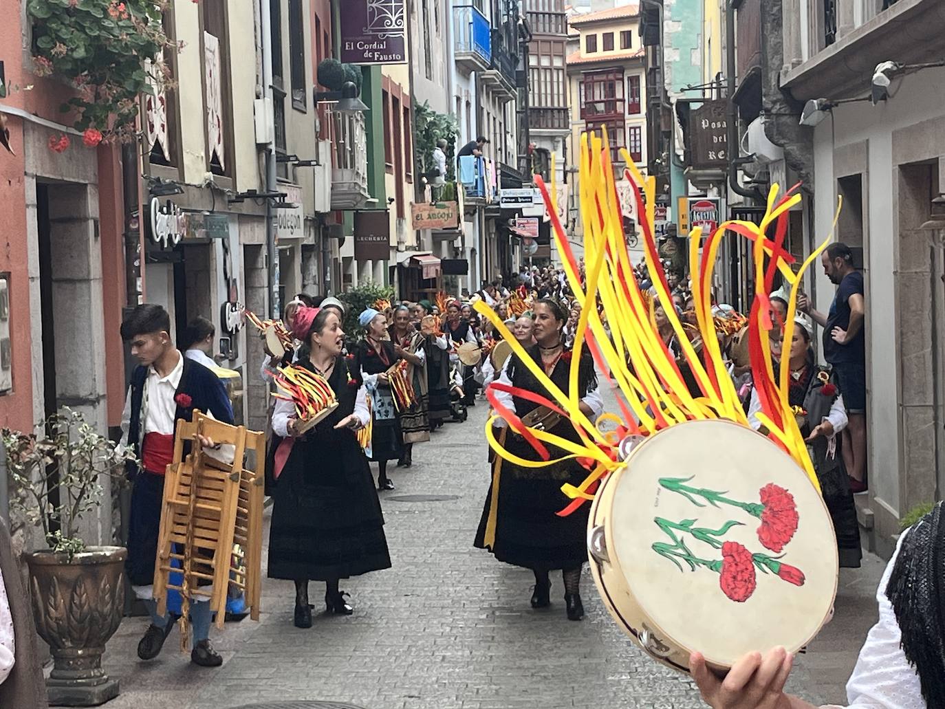 Llanes vibra en el día grande la Magdalena