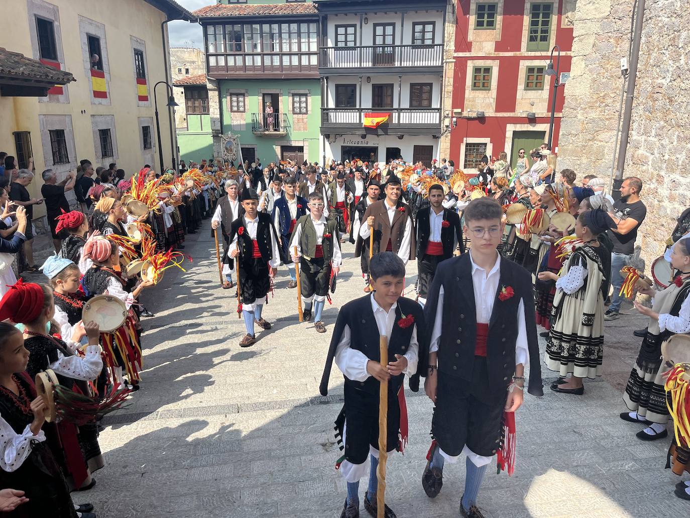 Llanes vibra en el día grande la Magdalena