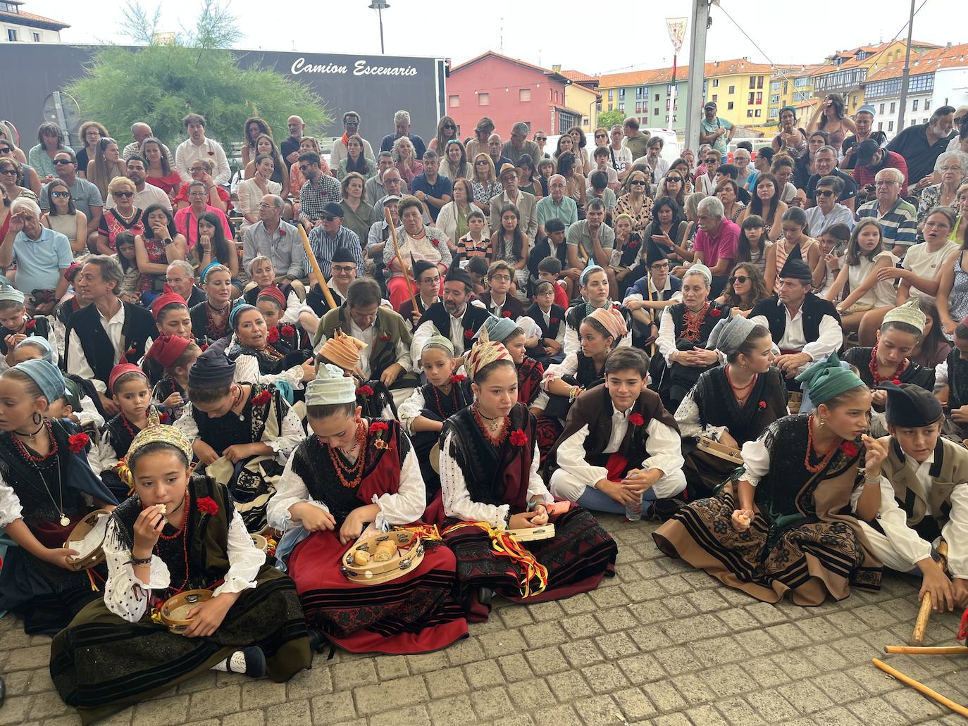 Llanes vibra en el día grande la Magdalena