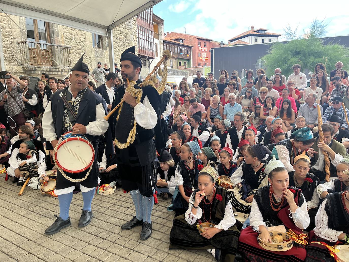 Llanes vibra en el día grande la Magdalena