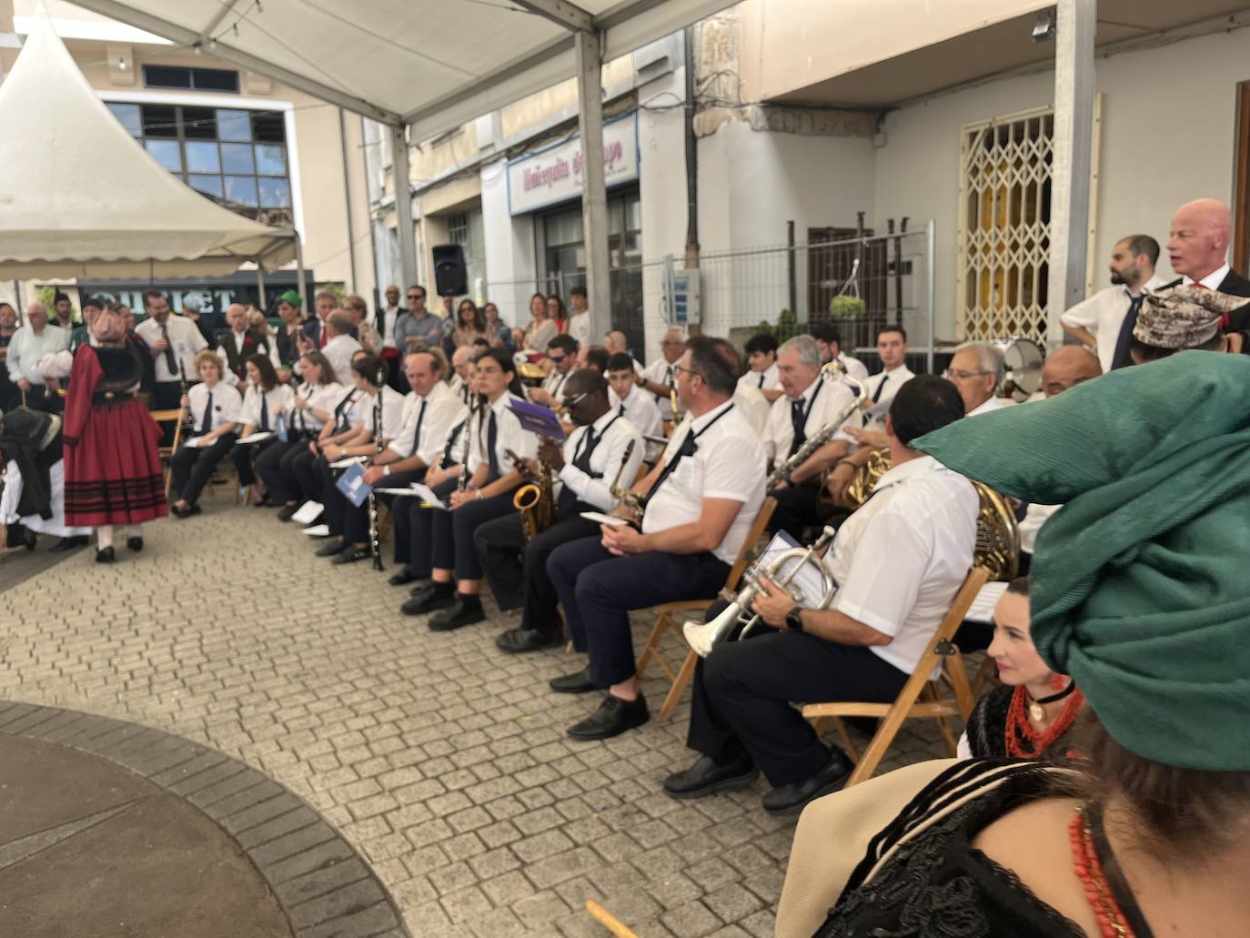 Llanes vibra en el día grande la Magdalena