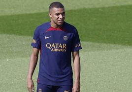 Mbappé, en una sesión de entrenamiento con el PSG.