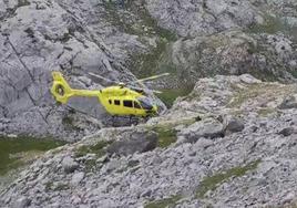 Momento del rescate del montañero en Picos de Europa.