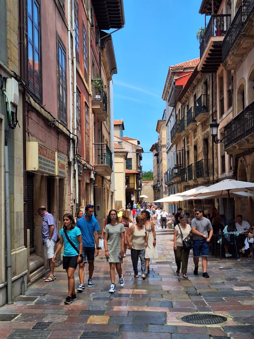 Los turistas eligen el casco histórico de la villa como una de las zonas preferidas para visitar.