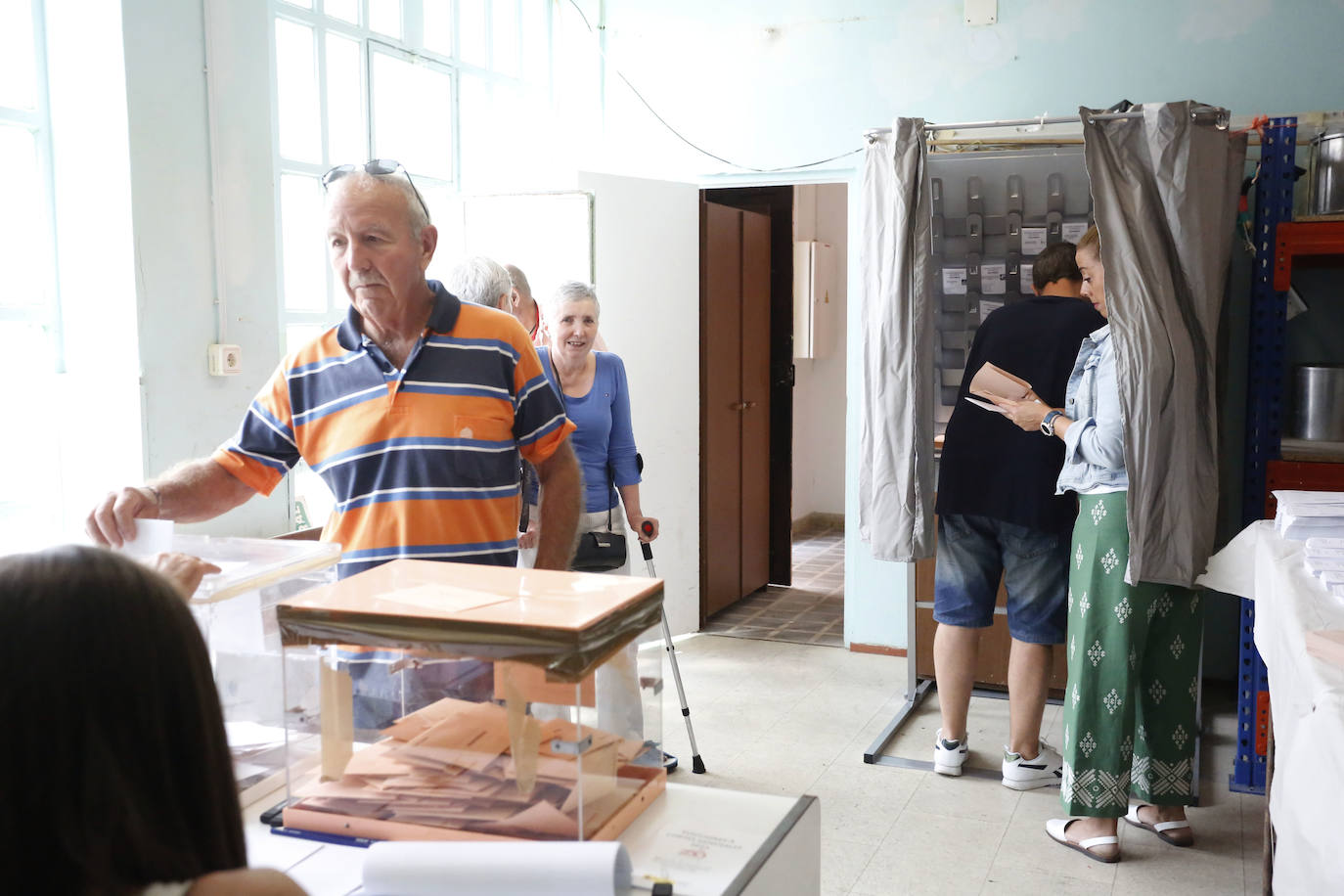 Las imágenes de la jornada electoral en Asturias