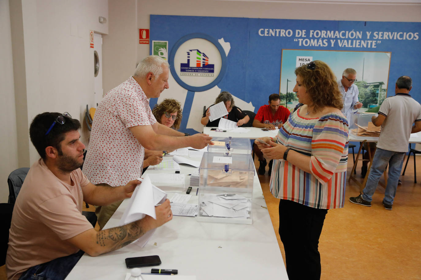 Las imágenes de la jornada electoral en Asturias