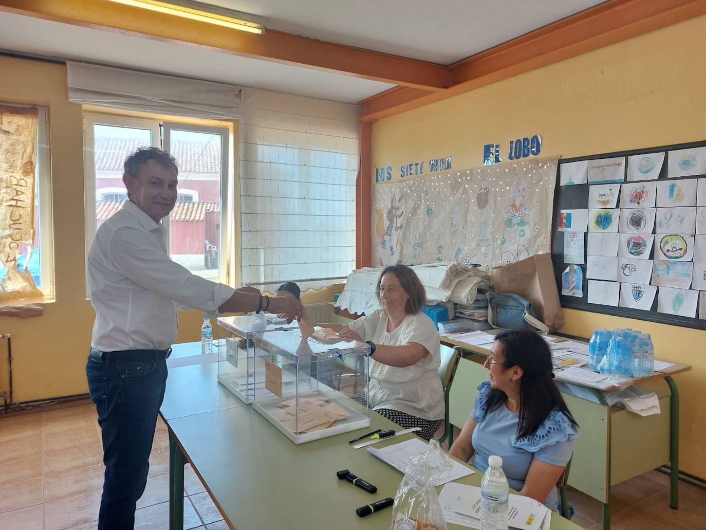 Las imágenes de la jornada electoral en Asturias