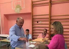 El alcalde de Peñamellera Baja, José Manuel Fernández 'Chami', candidato del PP al Senado por Asturias.