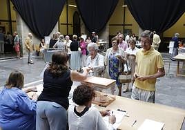 Votación en el Centro de Cultura Antiguo Instituto.