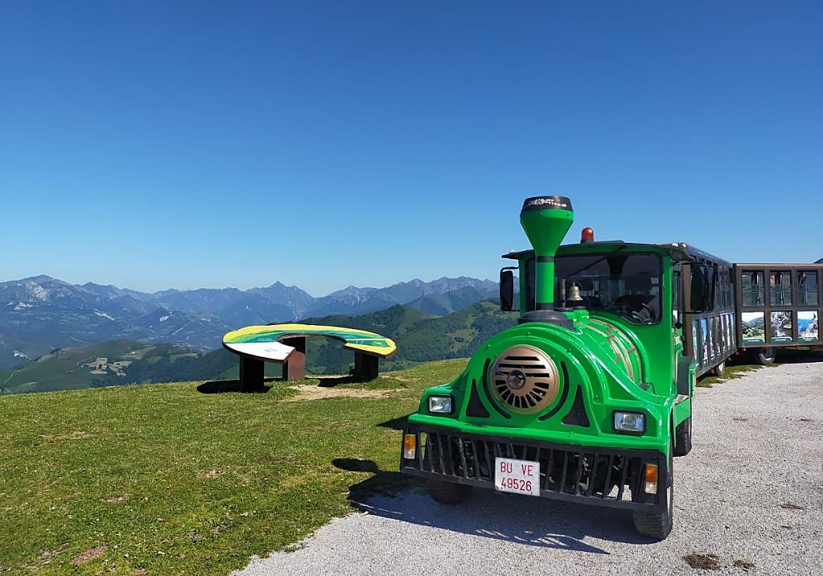 El tren turístico allerano asciende el año pasado a Coto Bello.