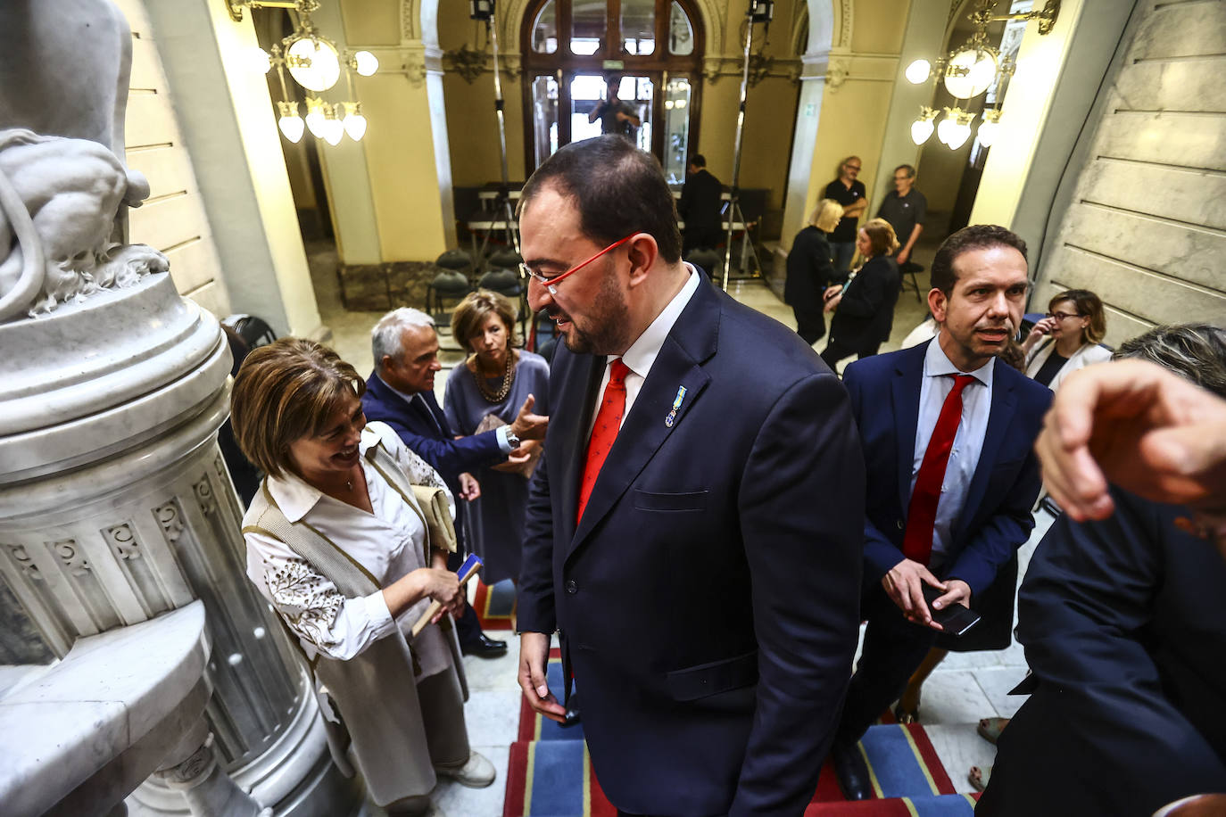 La toma de posesión de Barbón, en imágenes