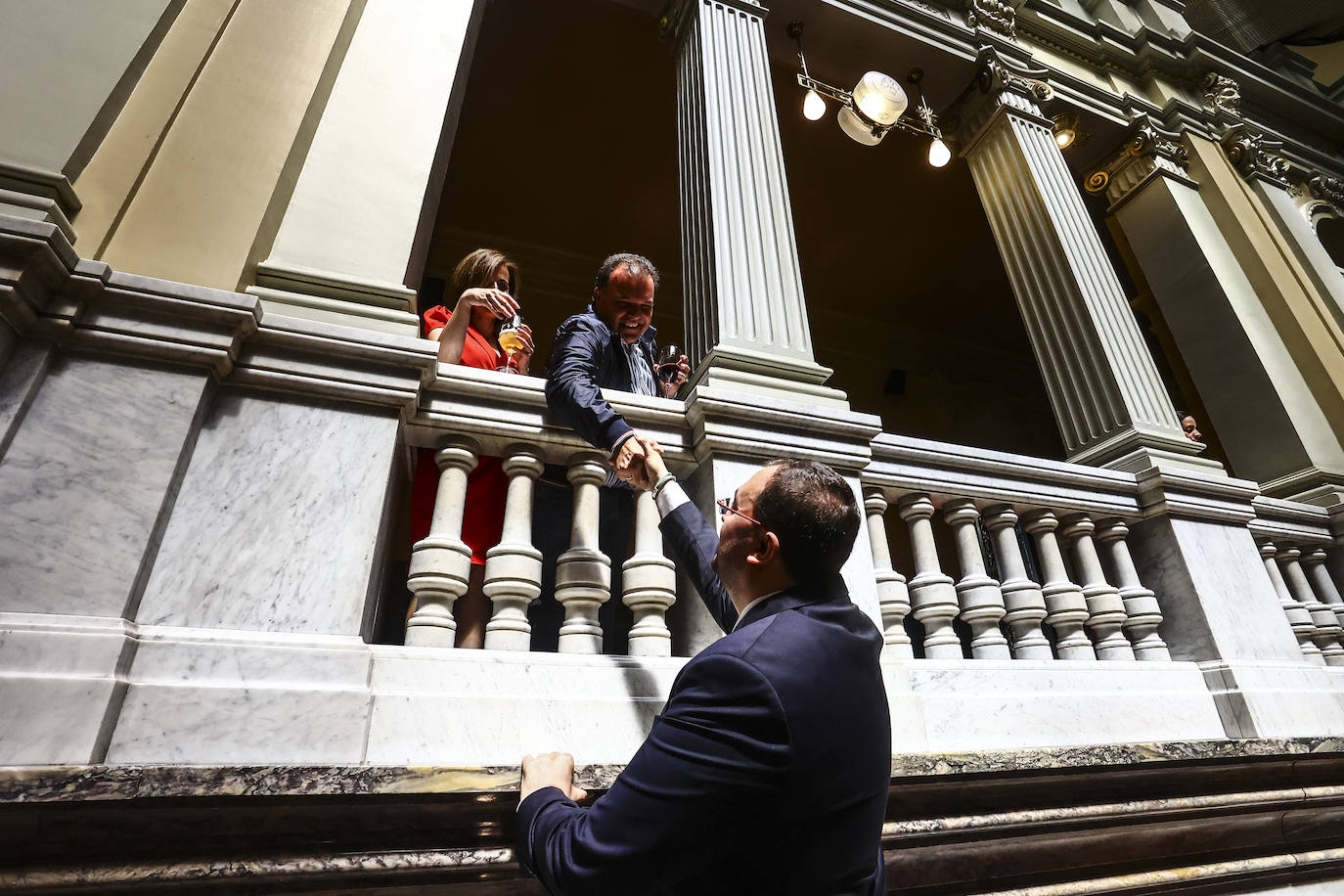 La toma de posesión de Barbón, en imágenes