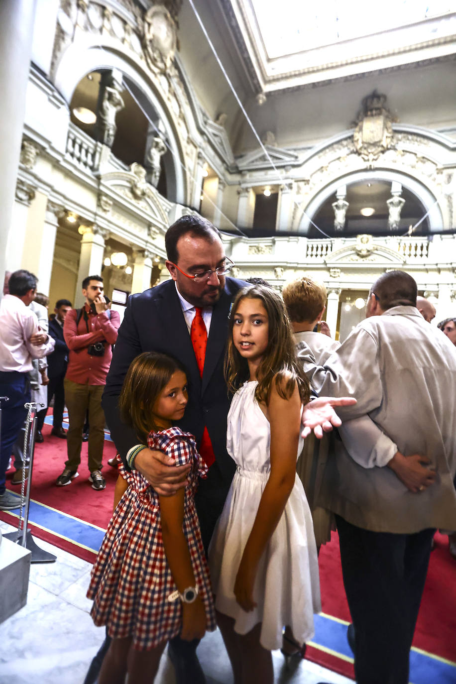 La toma de posesión de Barbón, en imágenes