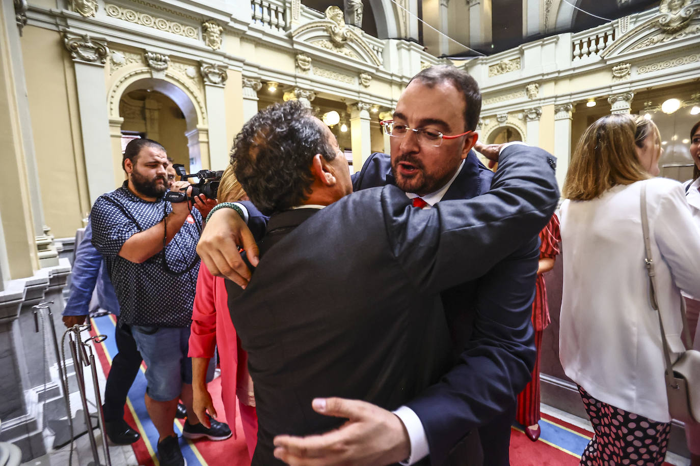La toma de posesión de Barbón, en imágenes