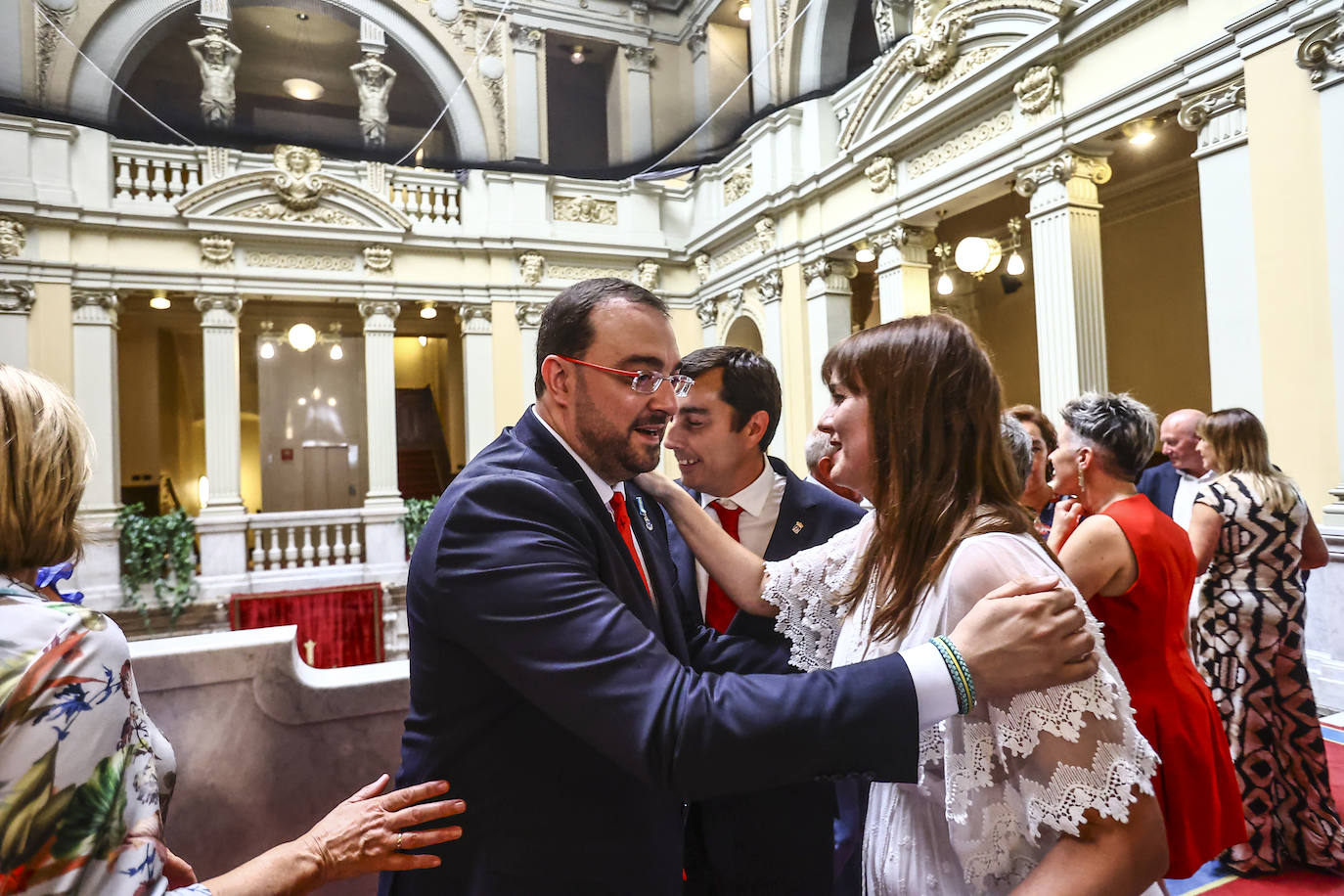 La toma de posesión de Barbón, en imágenes
