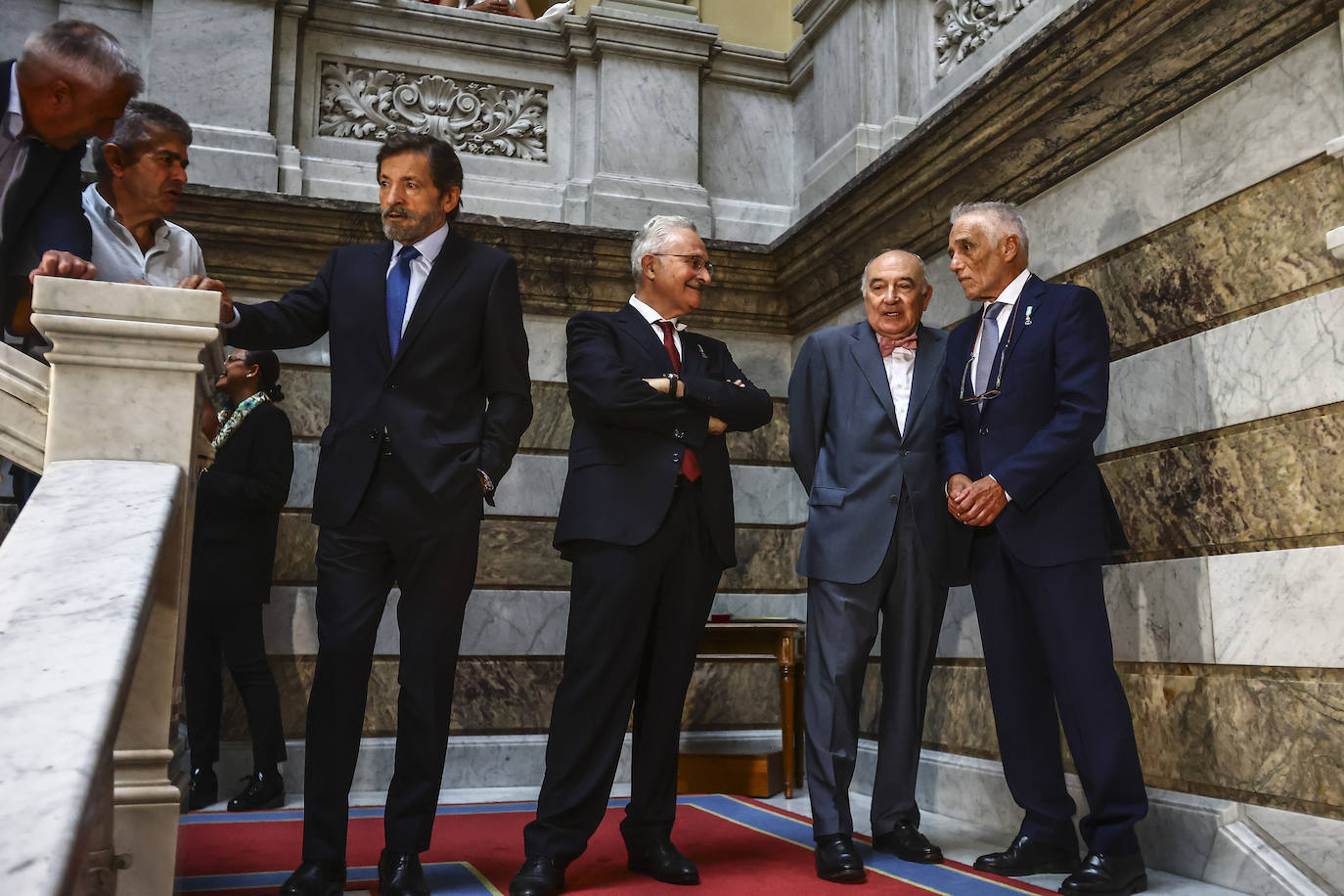 La toma de posesión de Barbón, en imágenes