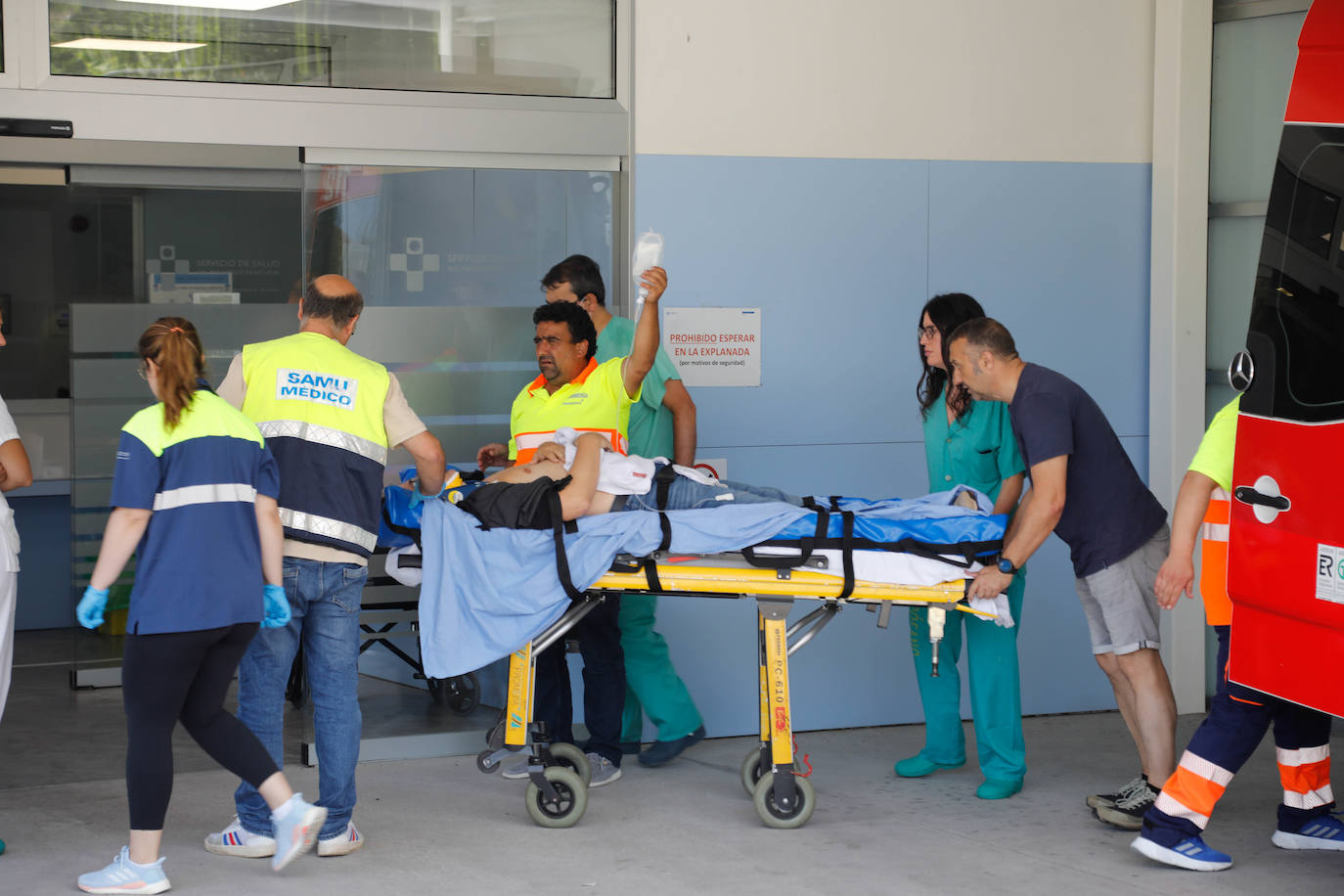 Un autobús con 49 personas se despeña al subir a los Lagos de Covadonga