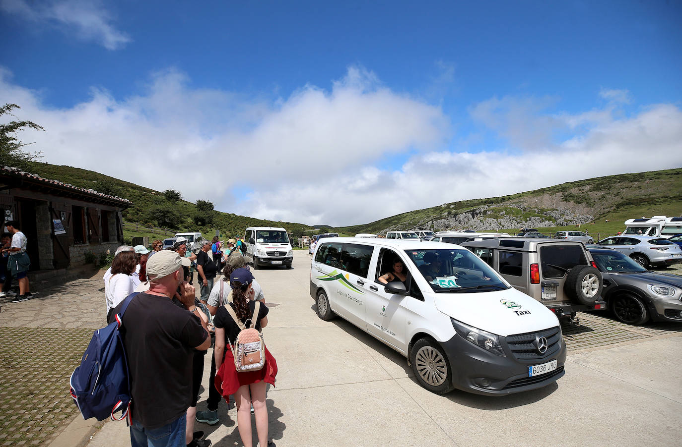 Los turistas vuelven a los Lagos de Covadonga