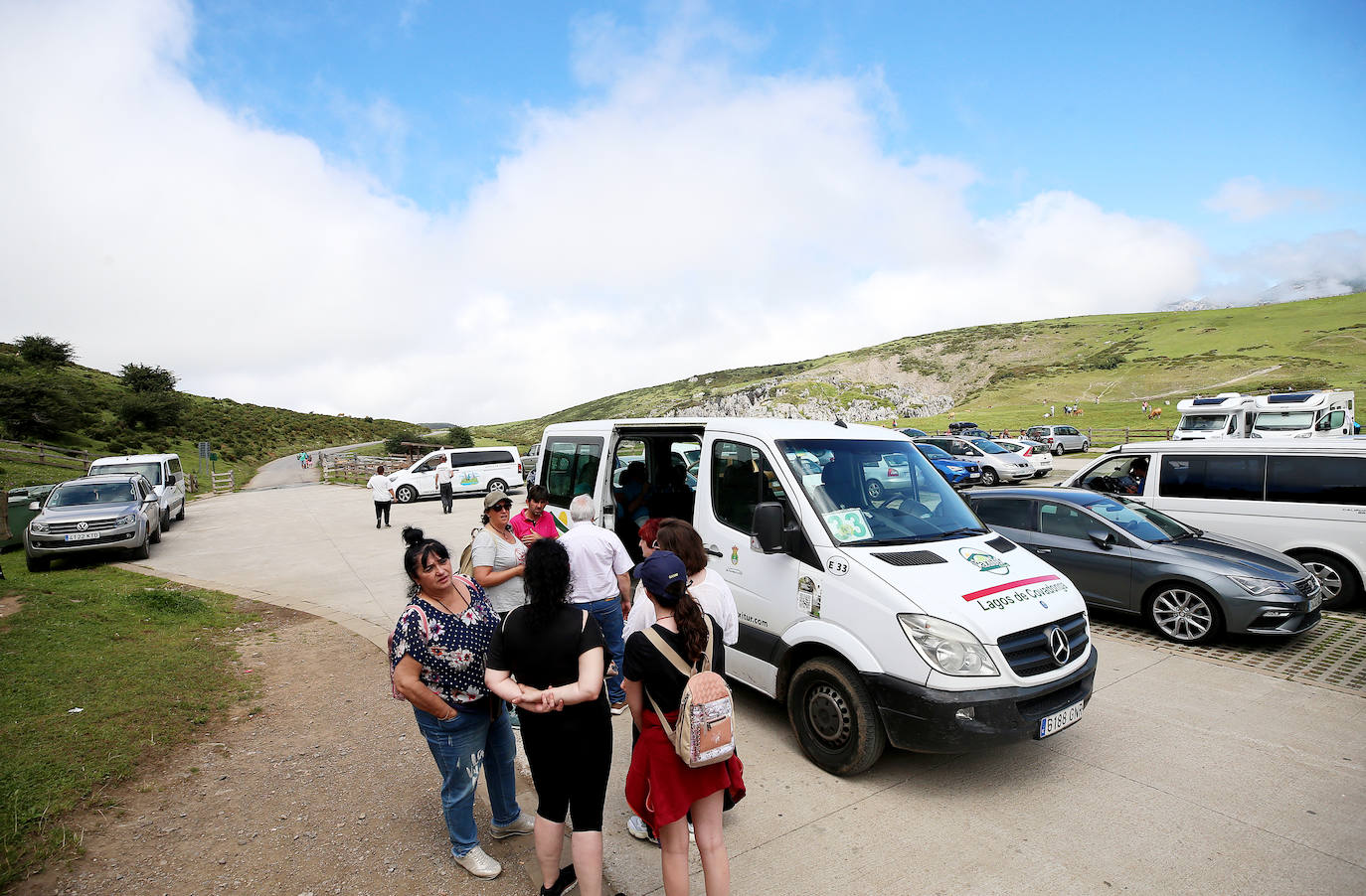 Los turistas vuelven a los Lagos de Covadonga