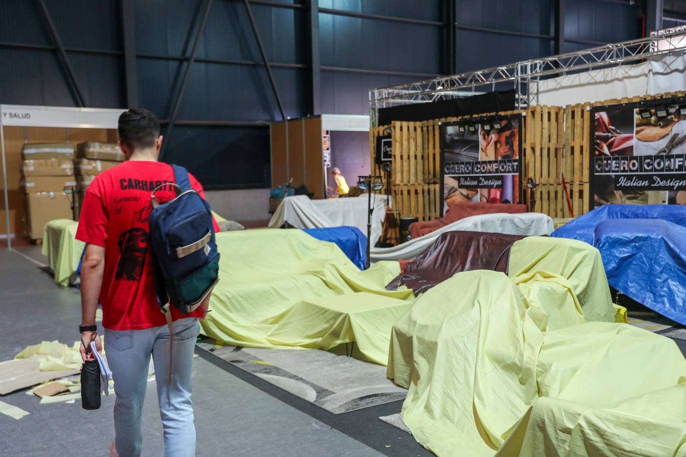 Últimos preparativos para iniciar la Feria de Muestras