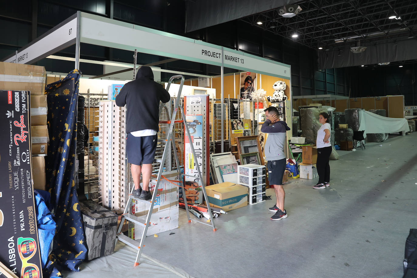 Últimos preparativos para iniciar la Feria de Muestras