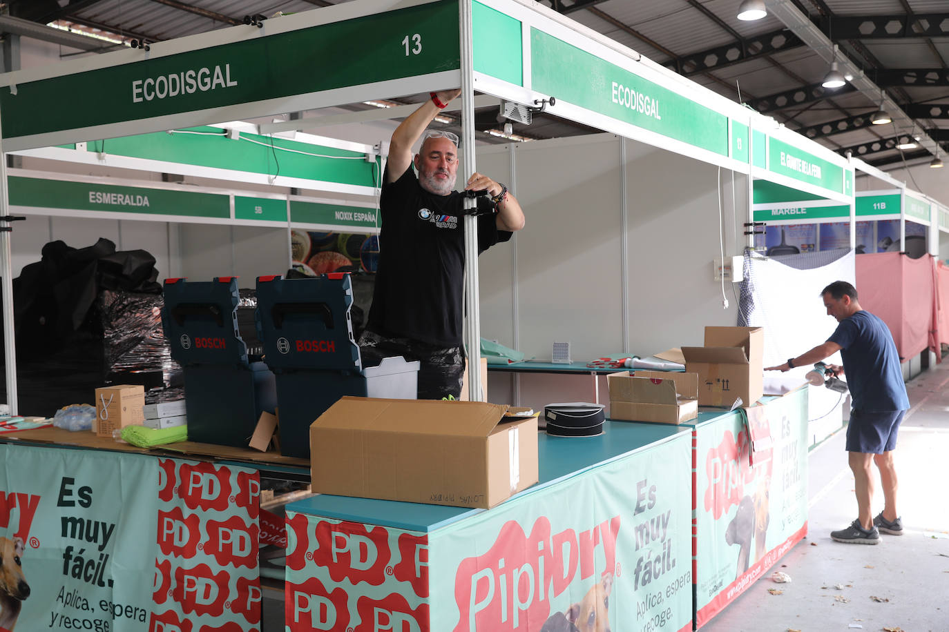 Últimos preparativos para iniciar la Feria de Muestras