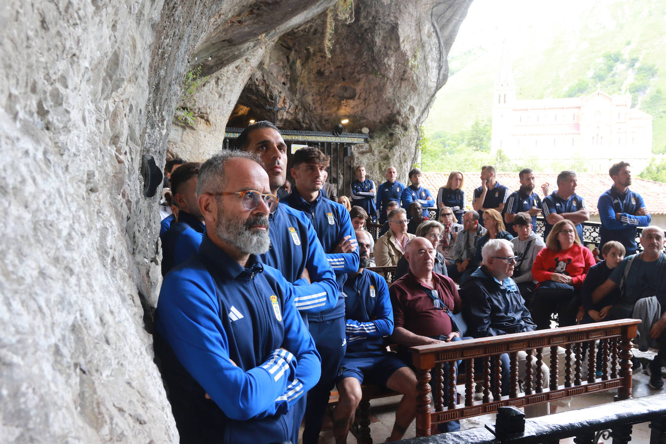 El Real Oviedo y su ofrenda a Covadonga