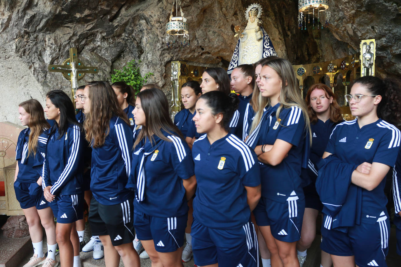 El Real Oviedo y su ofrenda a Covadonga