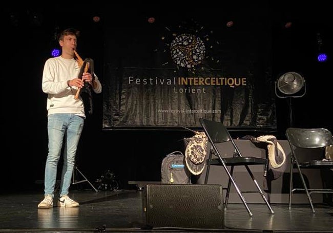 El también asturiano Daniel Meré, durante su Master Class en Lorient.