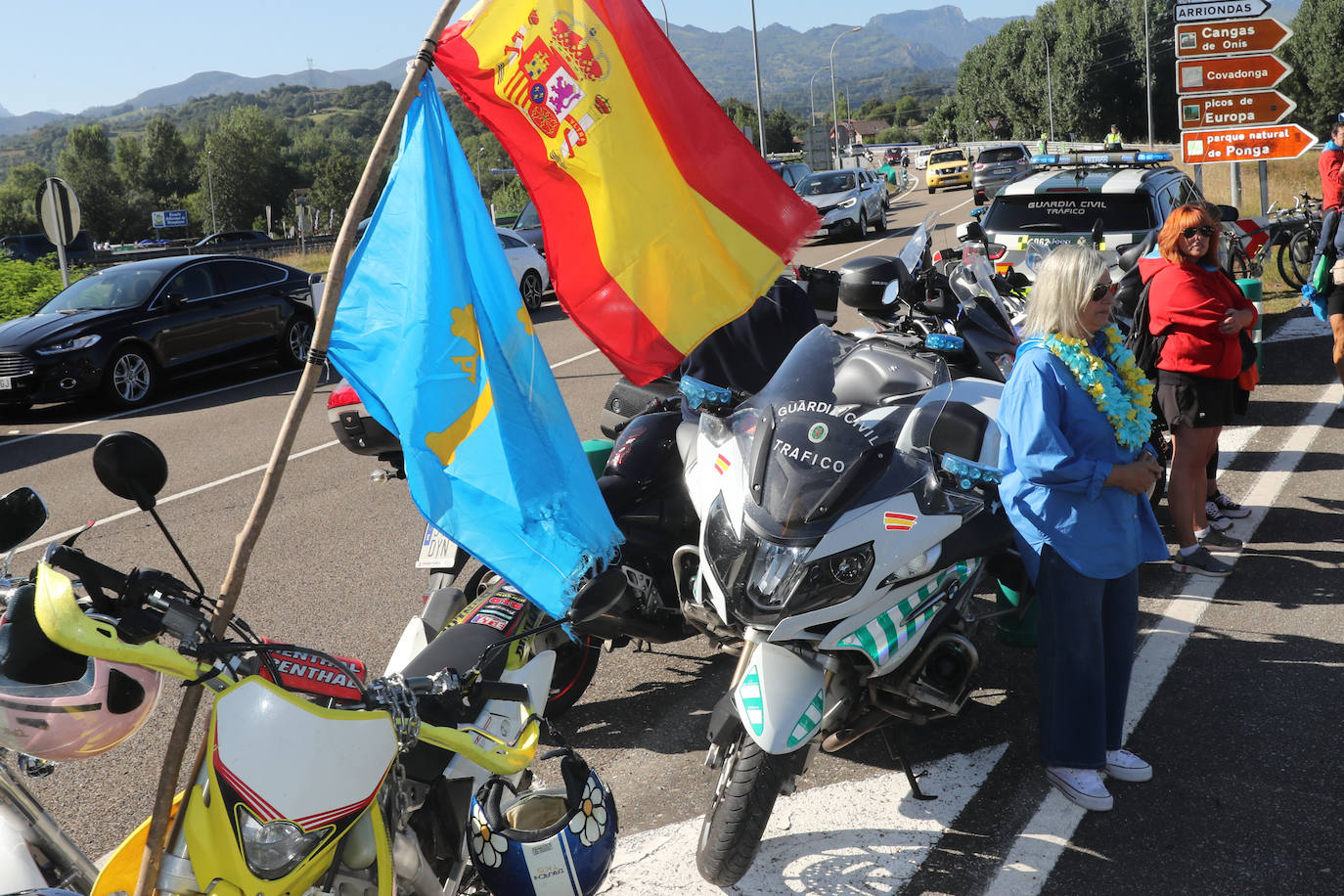 La folixa rebosa por las calles de Arriondas