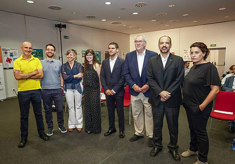 Imagen principal - «Desde aquí, Asturias te puede abrir las puertas al mundo»