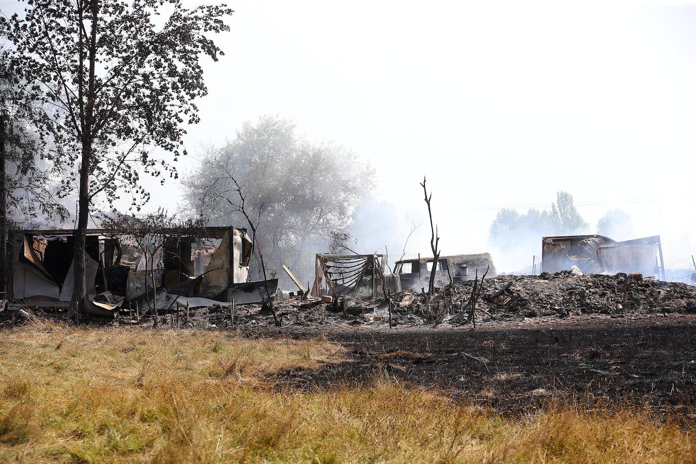 Así amaneció el poblado de Llanera tras el incendio