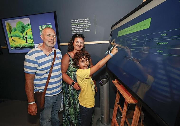 Enol Solar y sus padres, Inacio Solar y Almudena Pérez crean un cuadro único en el mundo gracias a la Inteligencia Artificial.