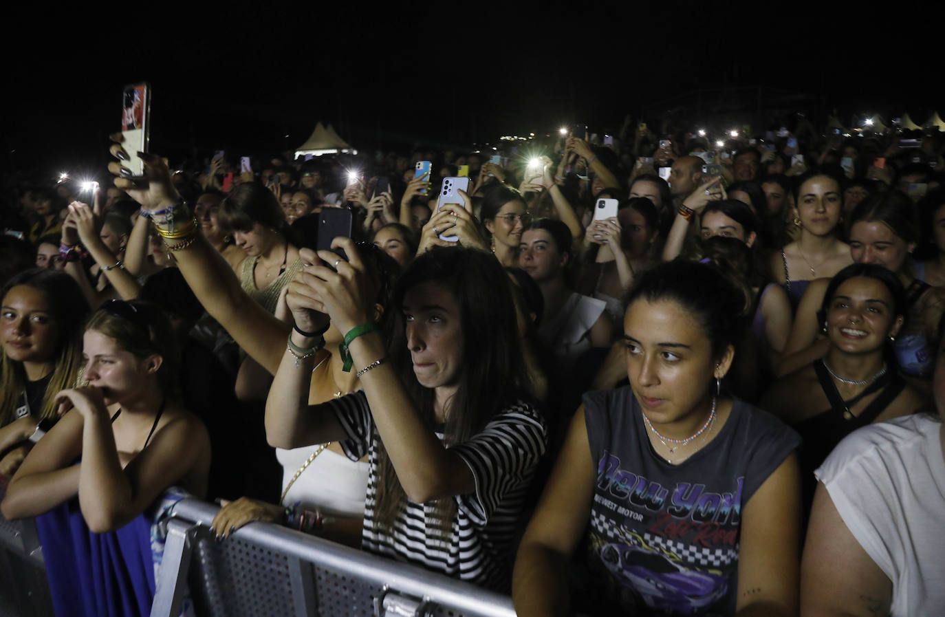 Dani Fernández: «¡Que este concierto dure cien años más!»