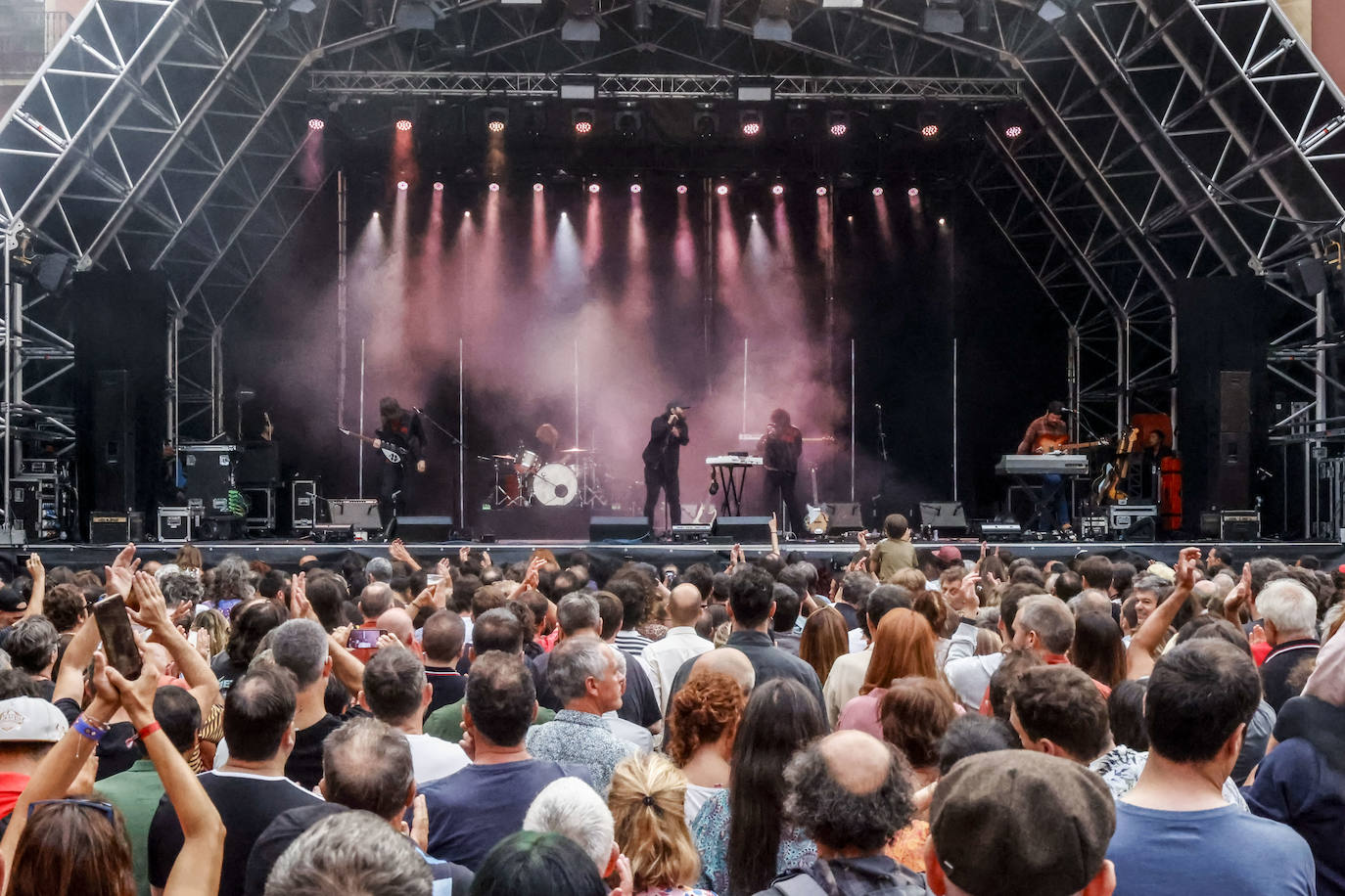 Gijón vibra al ritmo del Rock and Roll con The Black Angels