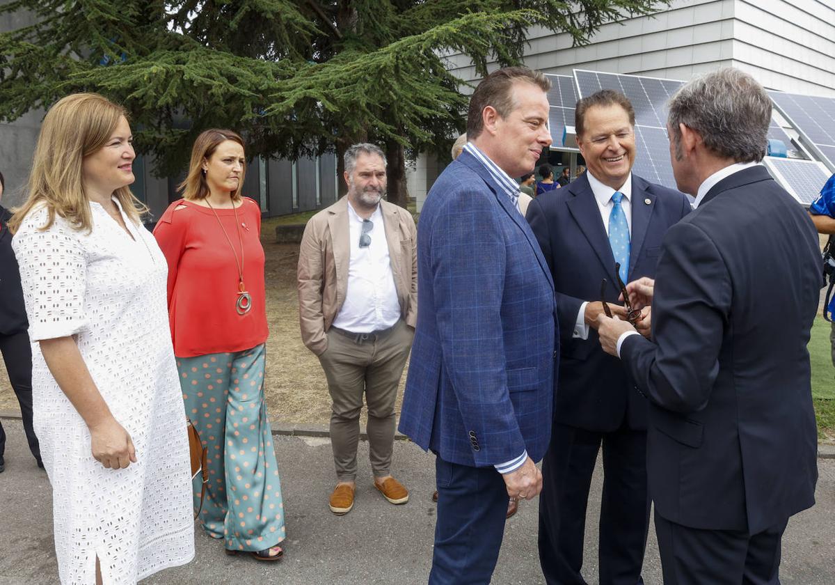 Marcelino Marcos, el consejero de Medio Rural y Política Agraria, en su visita a la Feria.