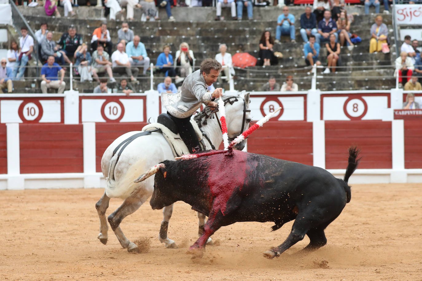 Así fue la primera corrida de la Feria Taurina de Gijón