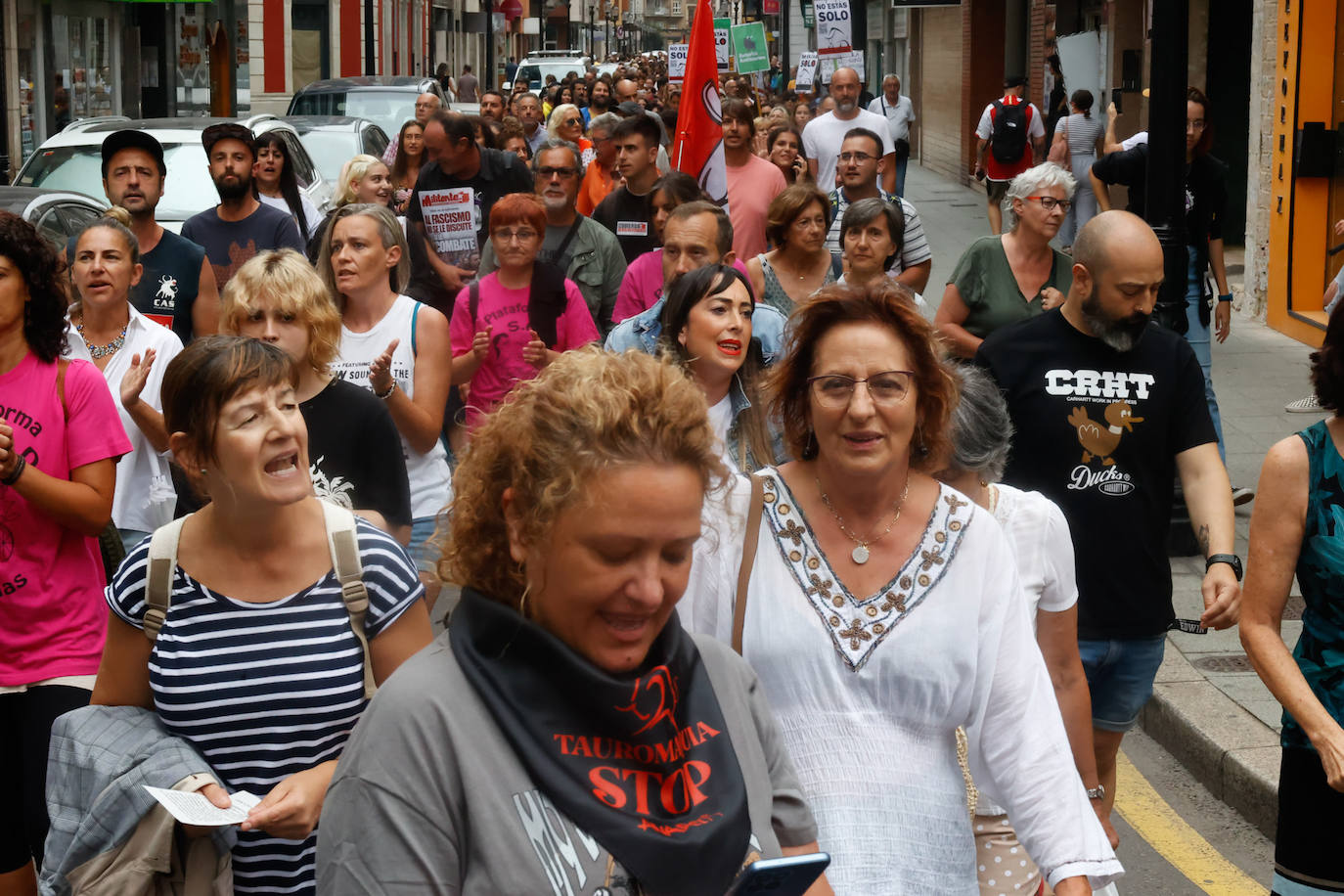 Así ha sido la protesta antitaurina por la Feria de Begoña