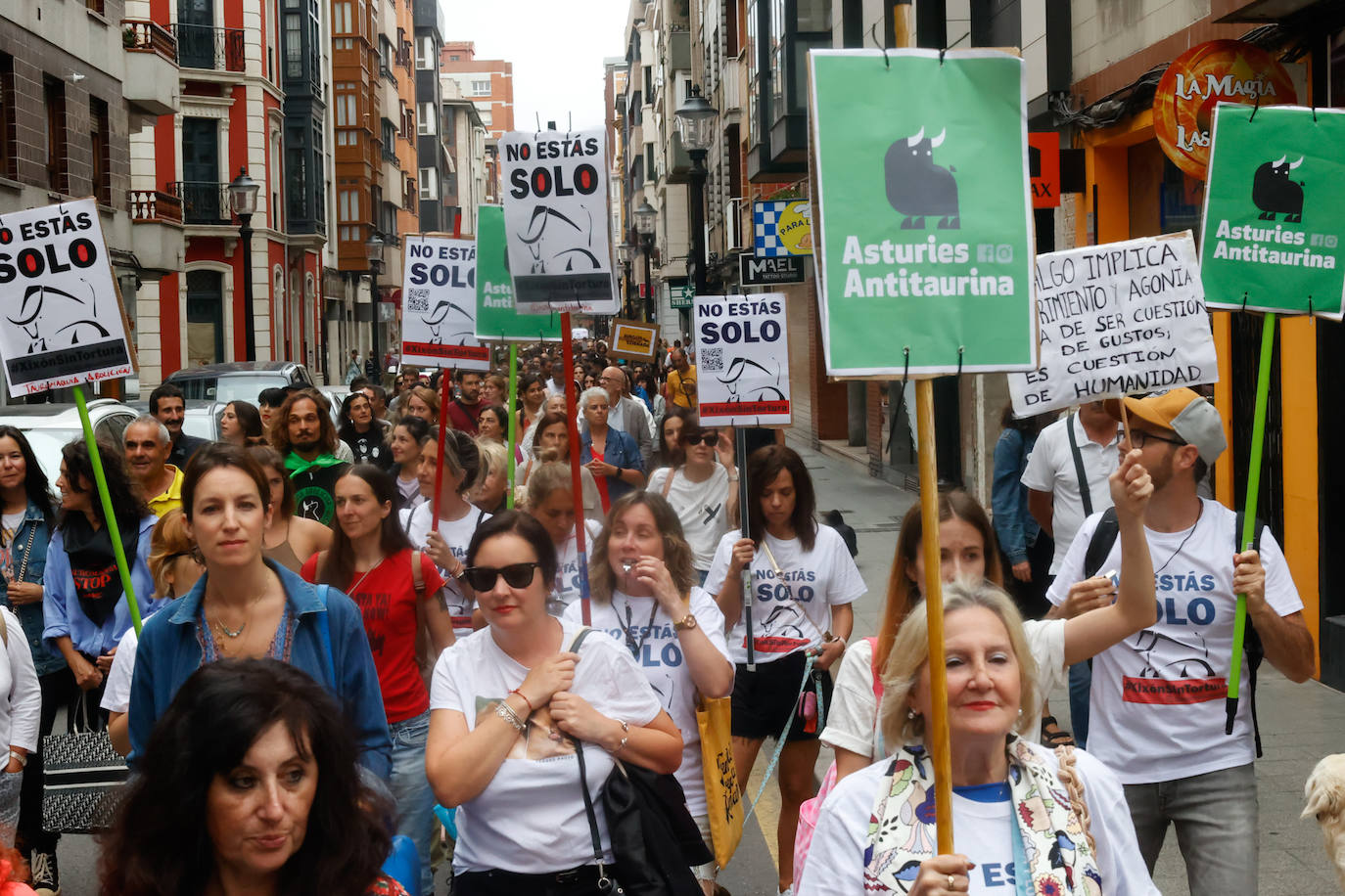 Así ha sido la protesta antitaurina por la Feria de Begoña