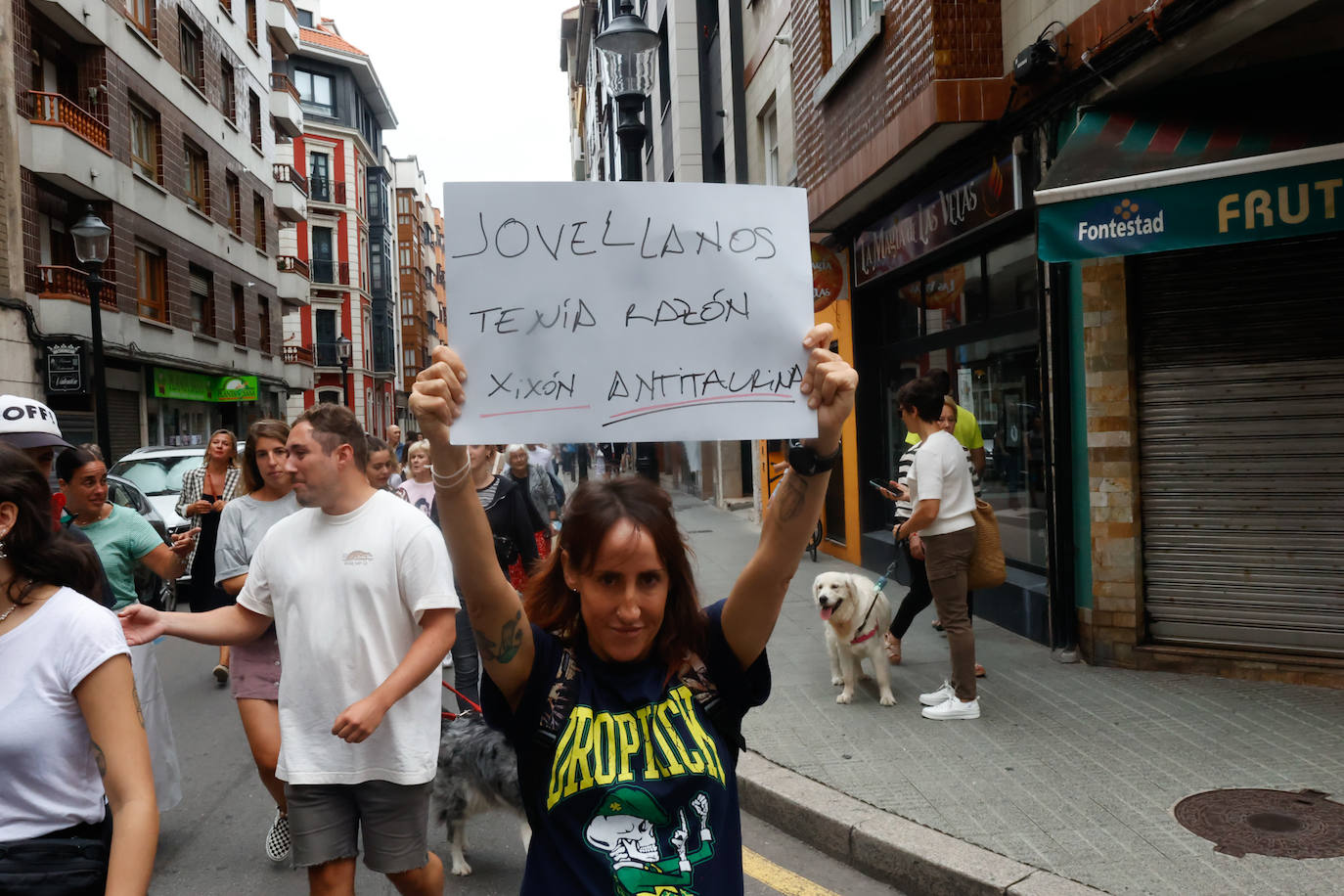 Así ha sido la protesta antitaurina por la Feria de Begoña