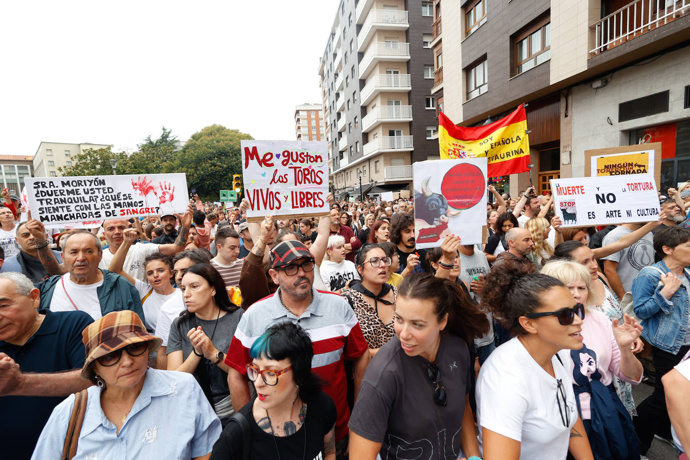 Así ha sido la protesta antitaurina por la Feria de Begoña