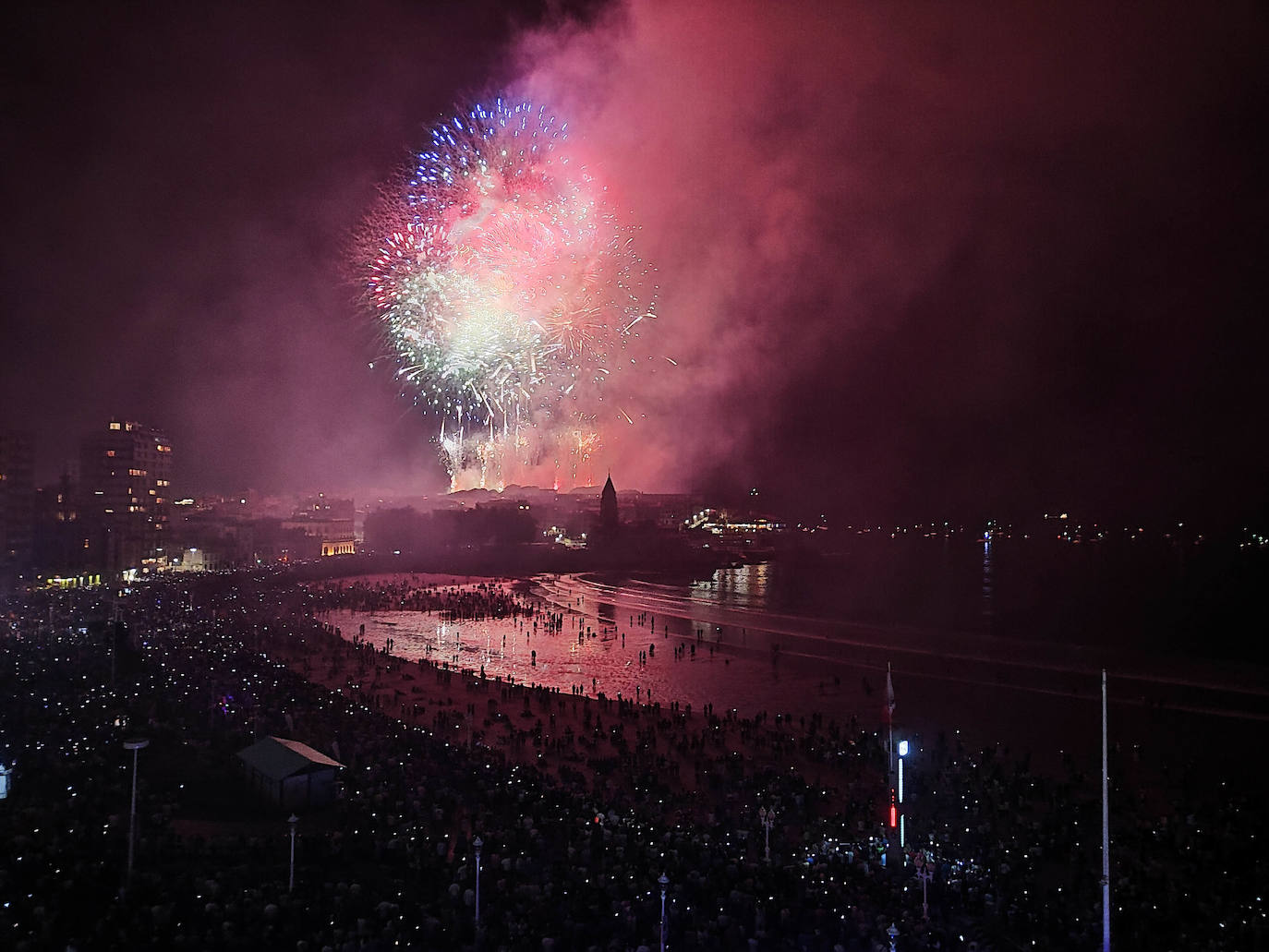 Los impresionantes Fuegos de Gijón