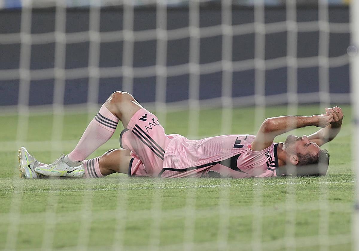 Lucas Ahijado se duele en el encuentro del Heliodoro Rodríguez.