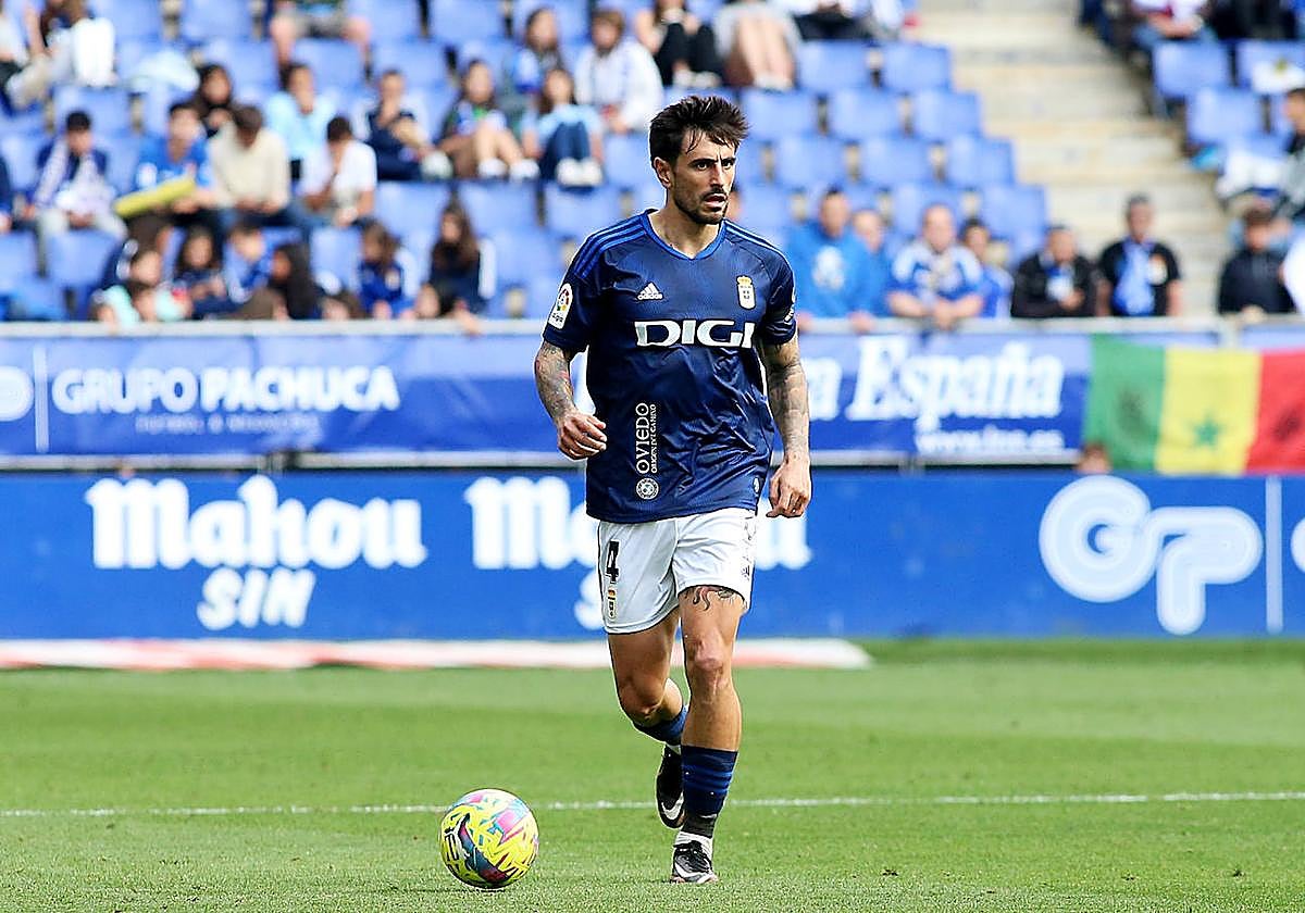 David Costas en el partido de Liga de Segunda División entre el Real Oviedo y el Zaragoza.