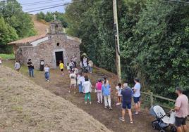 La misa en la capilla de San Roque abrió la jornada de ayer.