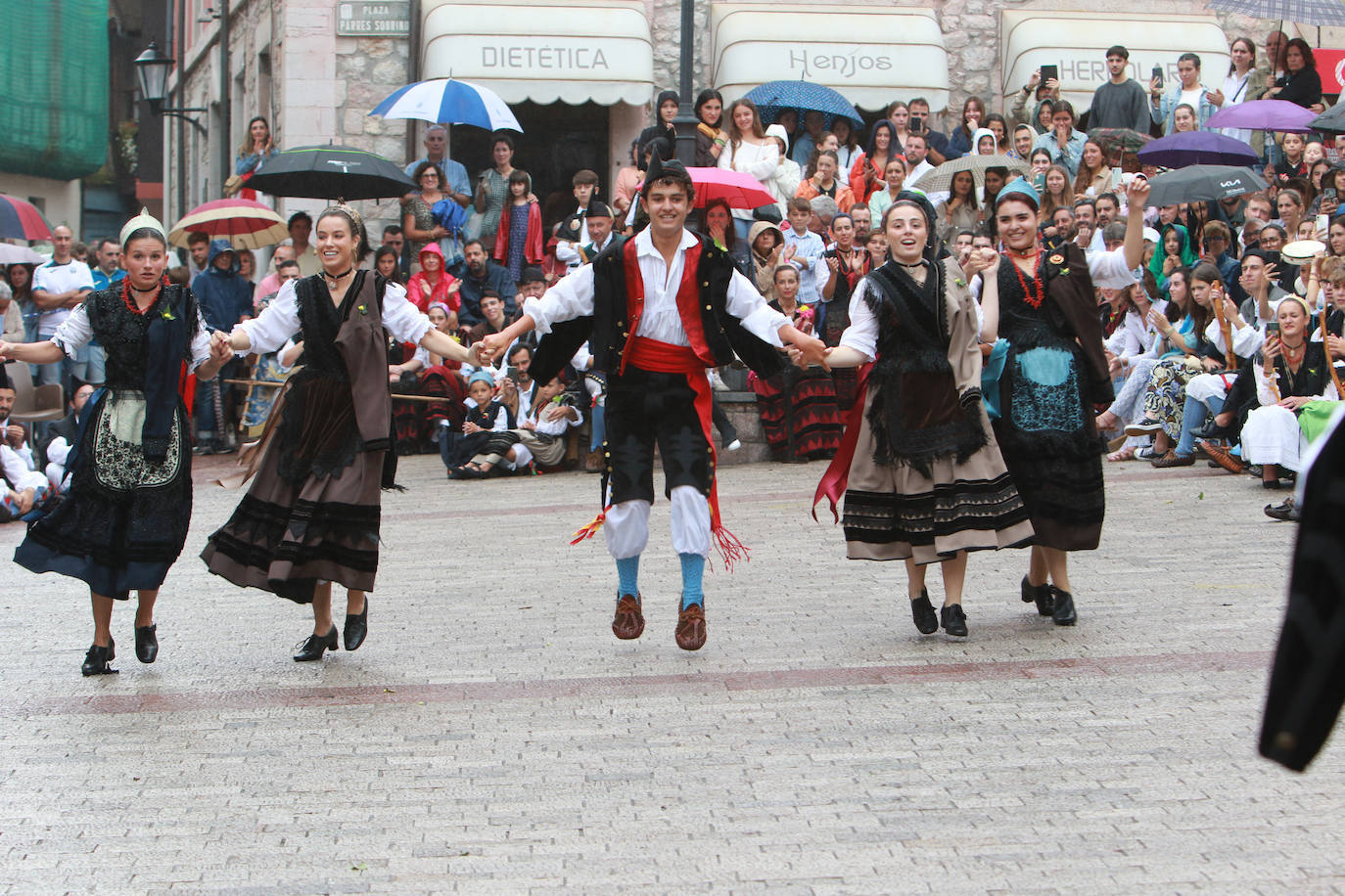 Emoción en Llanes por San Roque