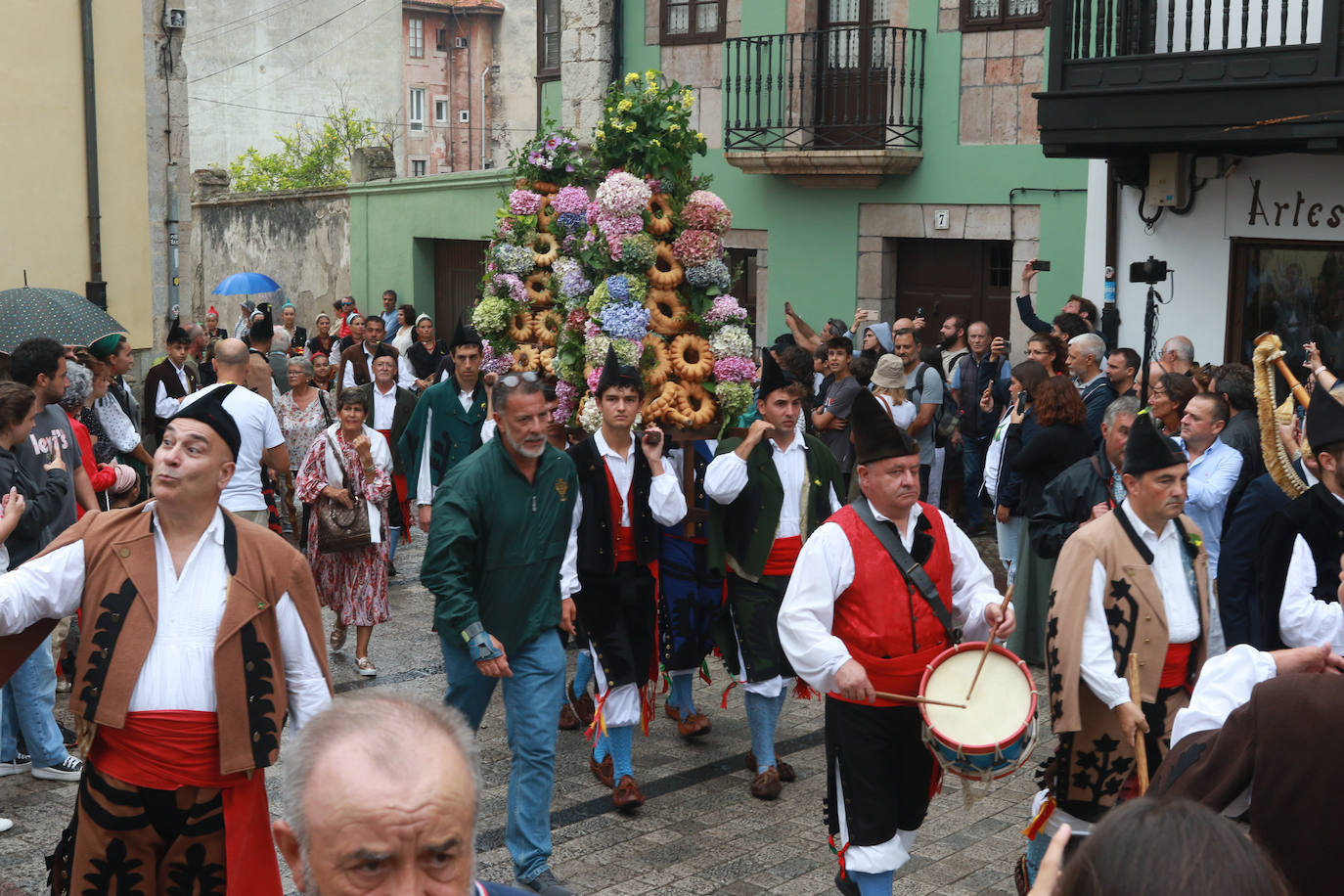 Emoción en Llanes por San Roque
