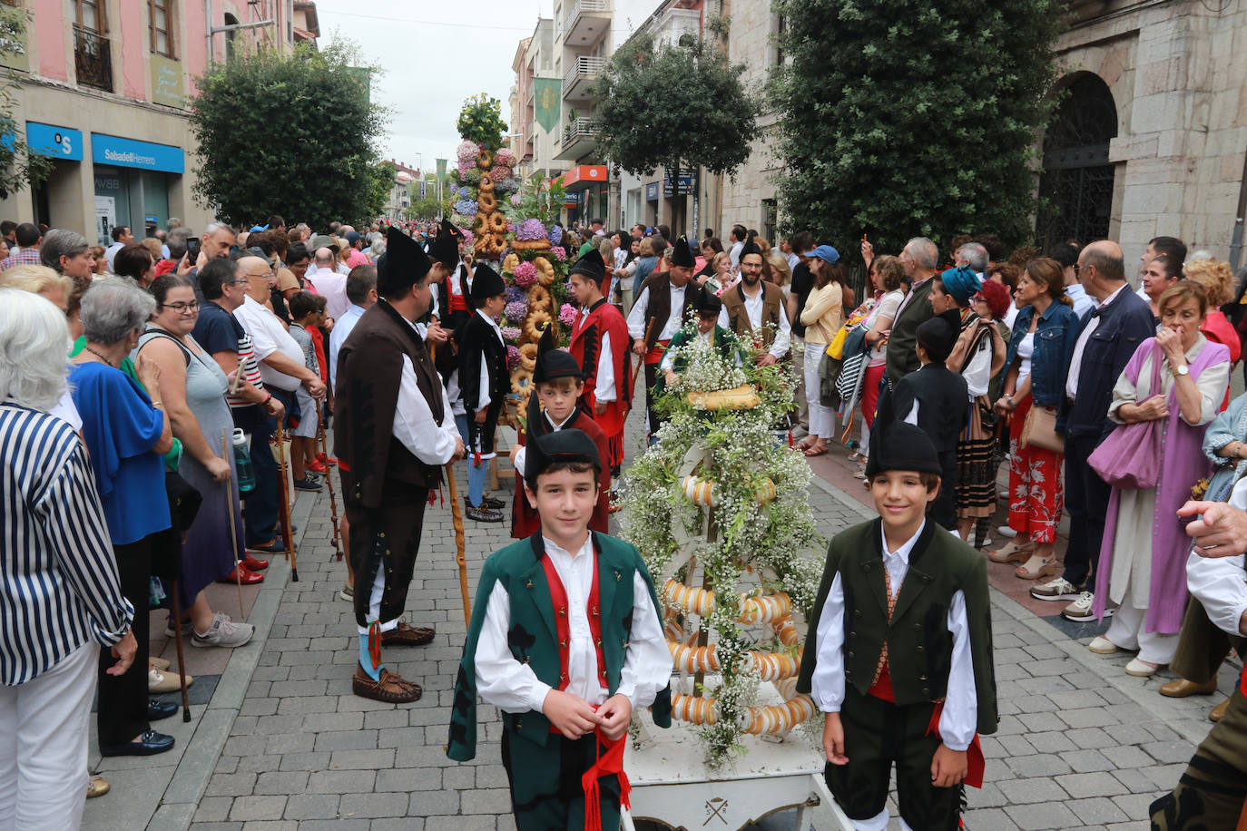 Emoción en Llanes por San Roque