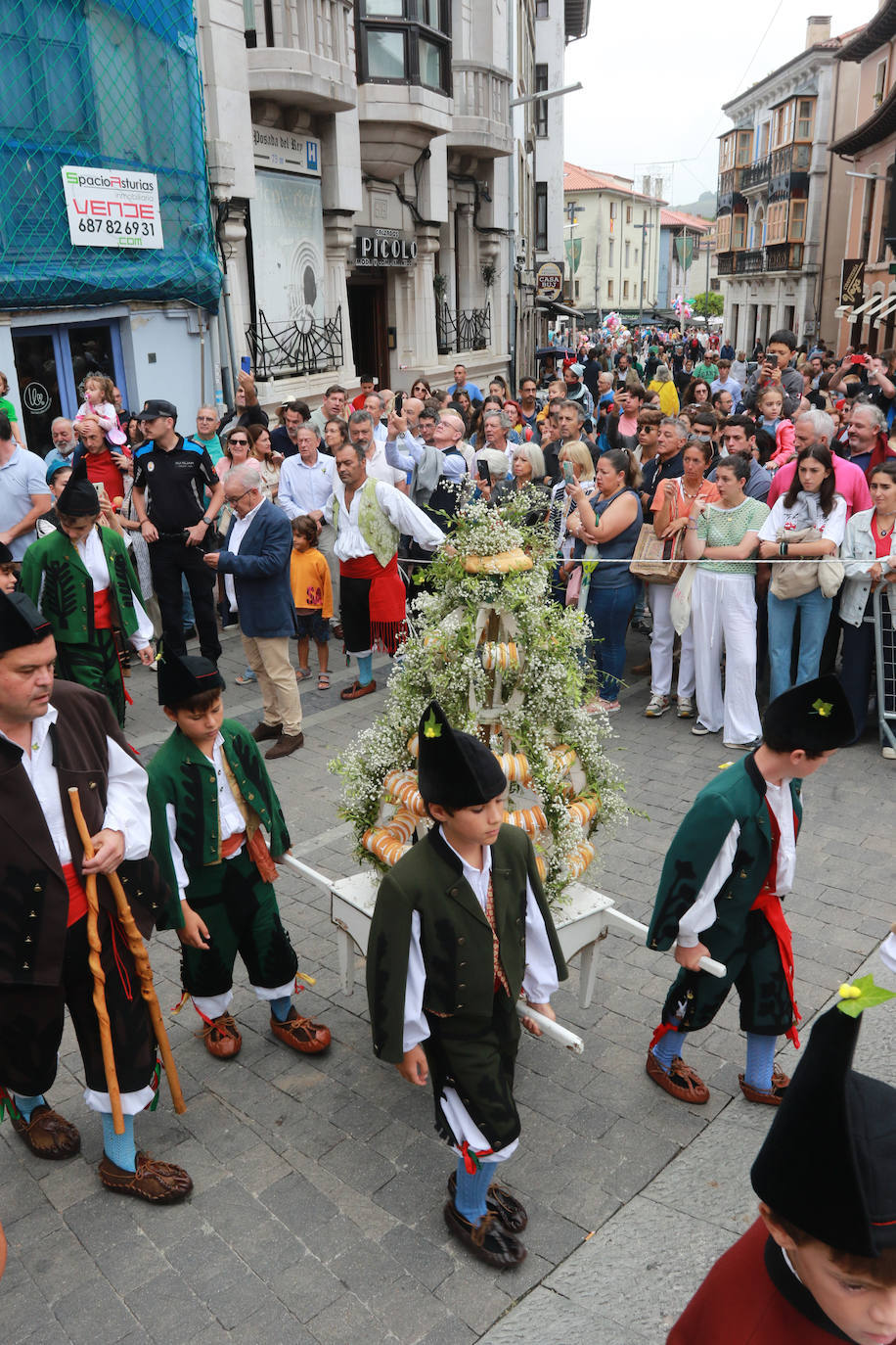 Emoción en Llanes por San Roque