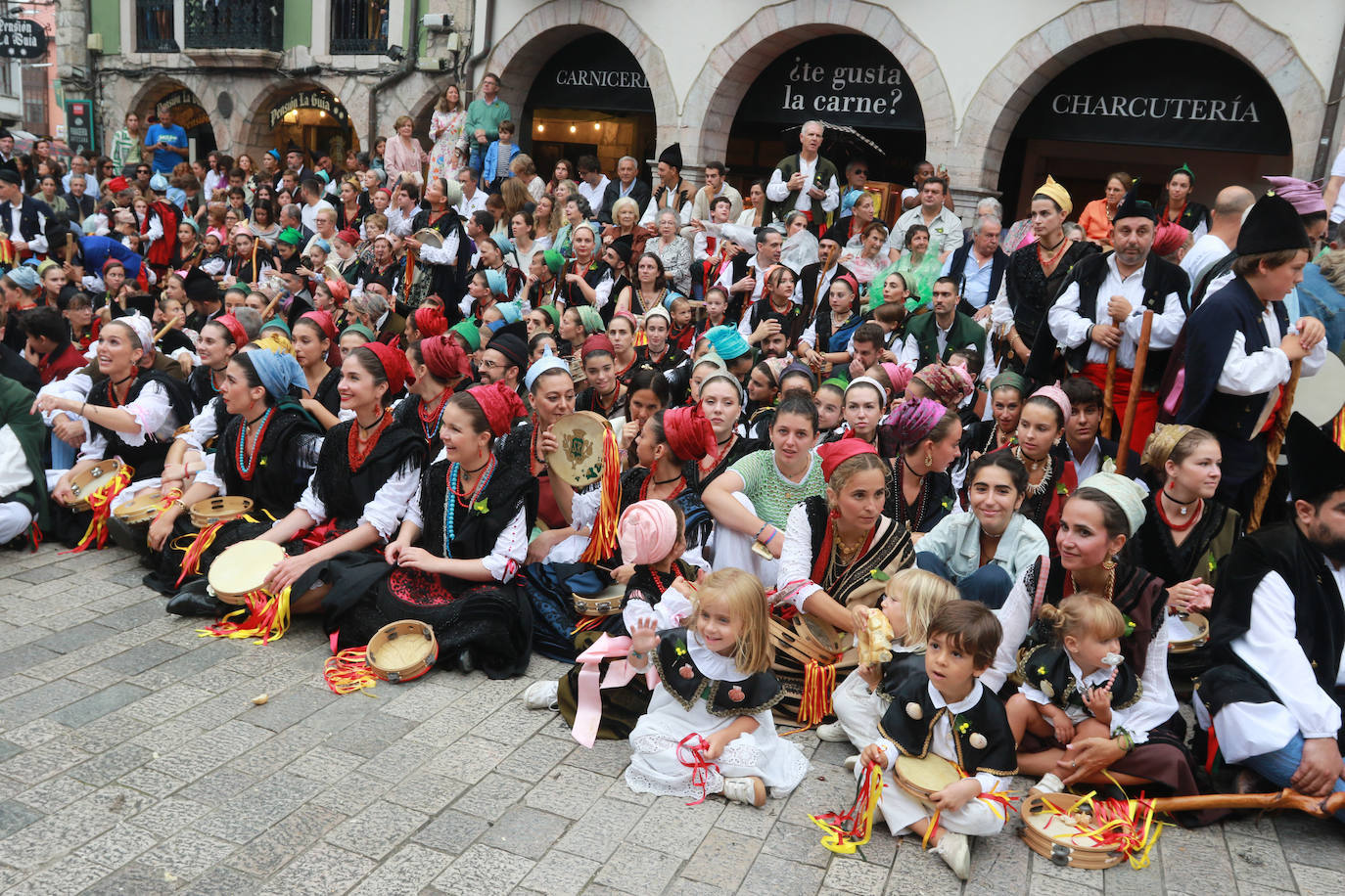 Emoción en Llanes por San Roque